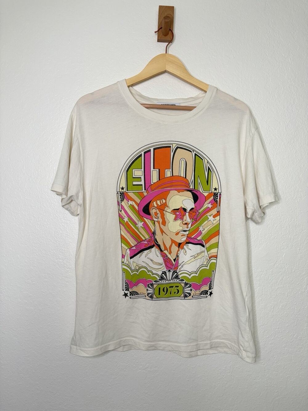 Daydreamer Elton John 1975 Boyfriend Tee Size Medium Glam Rock, Psychedelic Pop